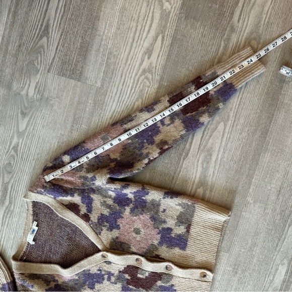 ASTR the Label Tan Pastel Print Cardigan Sweater XS - Picture 4 of 10